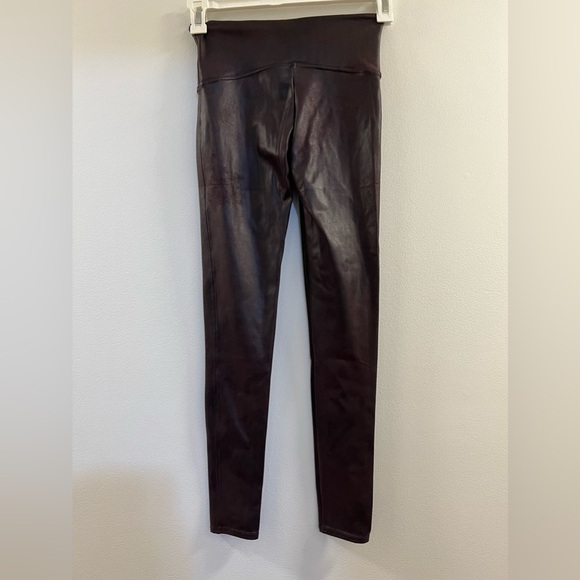 21. Spanx Ready to Wow Faux Leather Leggings High Rise Wine Medium - Picture 7 of 16